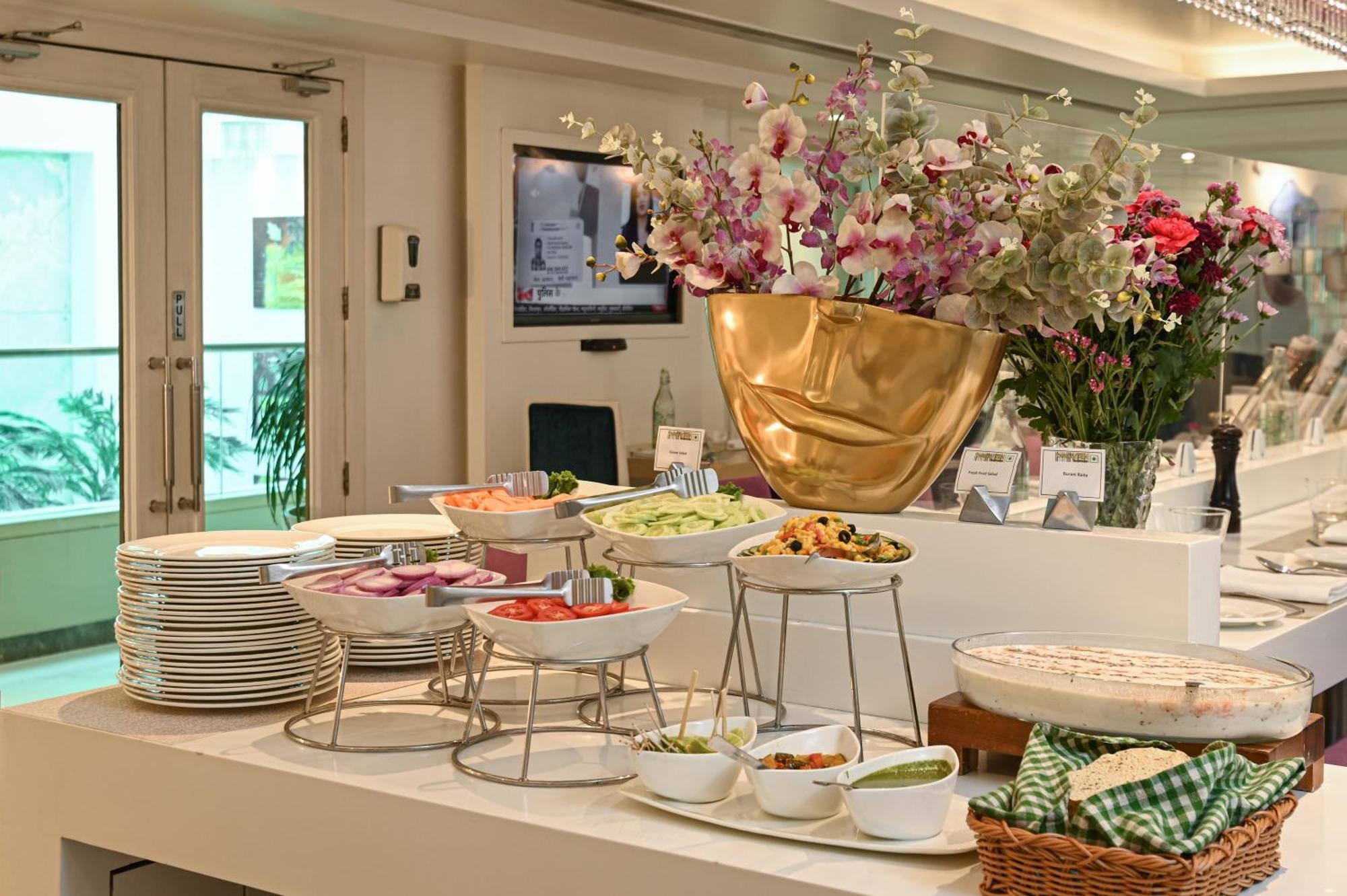 The Ashtan Sarovar Portico New Delhi Ngoại thất bức ảnh